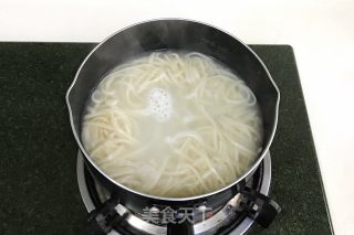 Hot and Sour Cold Noodles recipe