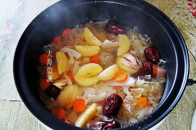 Tremella Lotus Root Ginseng Fruit Soup recipe