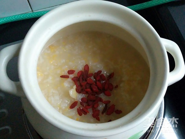 Nourishing The Spleen and Lungs~ Tremella Lily Lotus Seed Porridge recipe