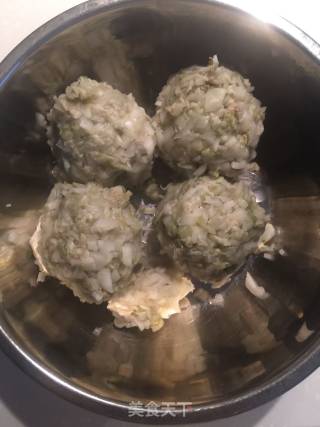 Sauerkraut Meat-vegetable Dumpling recipe