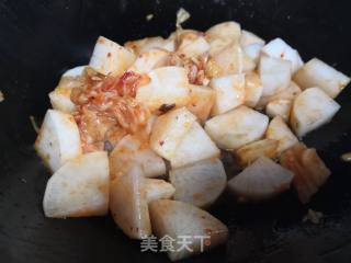Braised Radish with Kimchi recipe