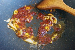 Stir-fried Three Dice with Garlic Stalks recipe