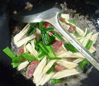 Stir-fried Yuba with Garlic Sausage recipe