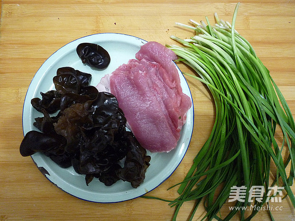 Stir-fried Pork with Leek and Fungus recipe