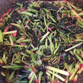 Stir-fried Red Amaranth with Minced Garlic recipe