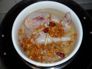 Steamed Chicken Soup with Cordyceps Flower recipe