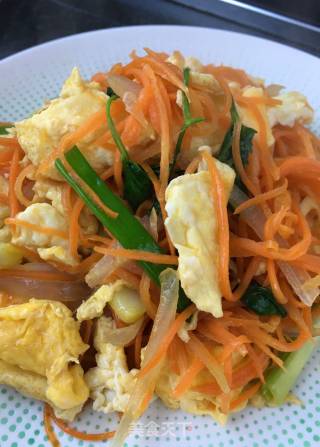 Scrambled Eggs with Carrots and Onions recipe