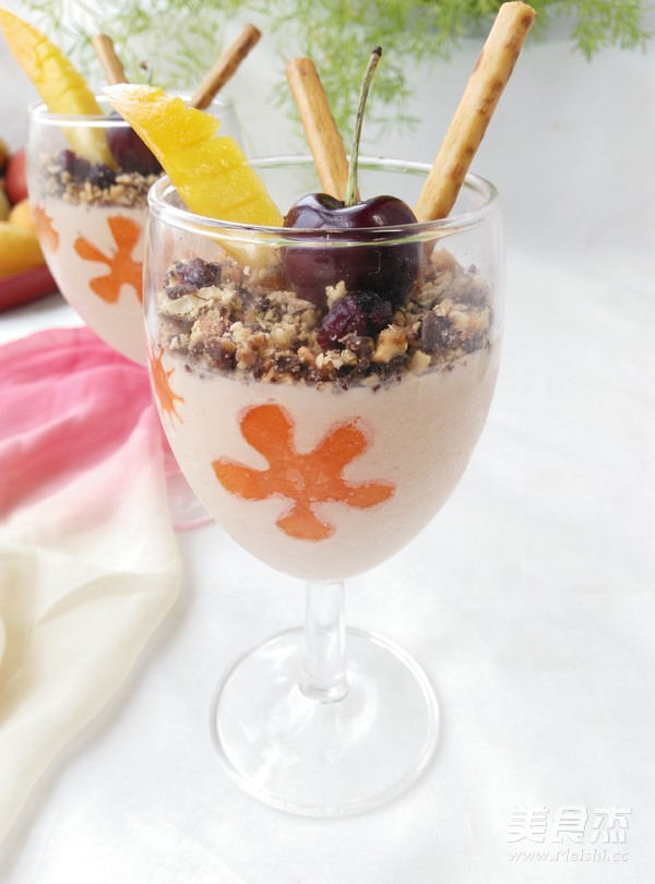 Strawberry Cheese Mousse Cup recipe