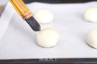 Fresh Meat Mooncakes, Layers of Meringue and Plump Gravy recipe