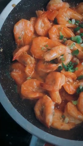 Garlic Tomato Sauce Shrimp recipe