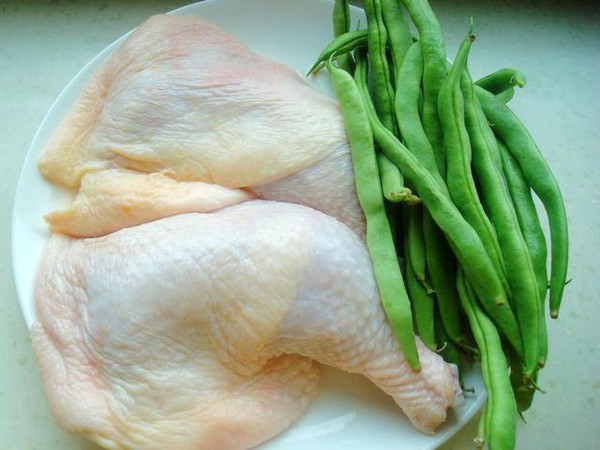 Roasted Chicken Drumsticks with String Beans recipe