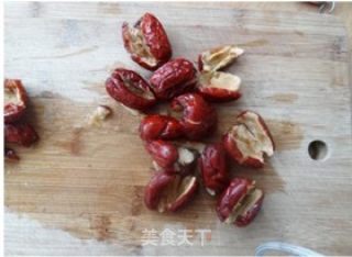 Nourish The Brain, Nourish The Blood and Nourish The Face, Simple to Make——walnut and Red Date Rice Porridge recipe