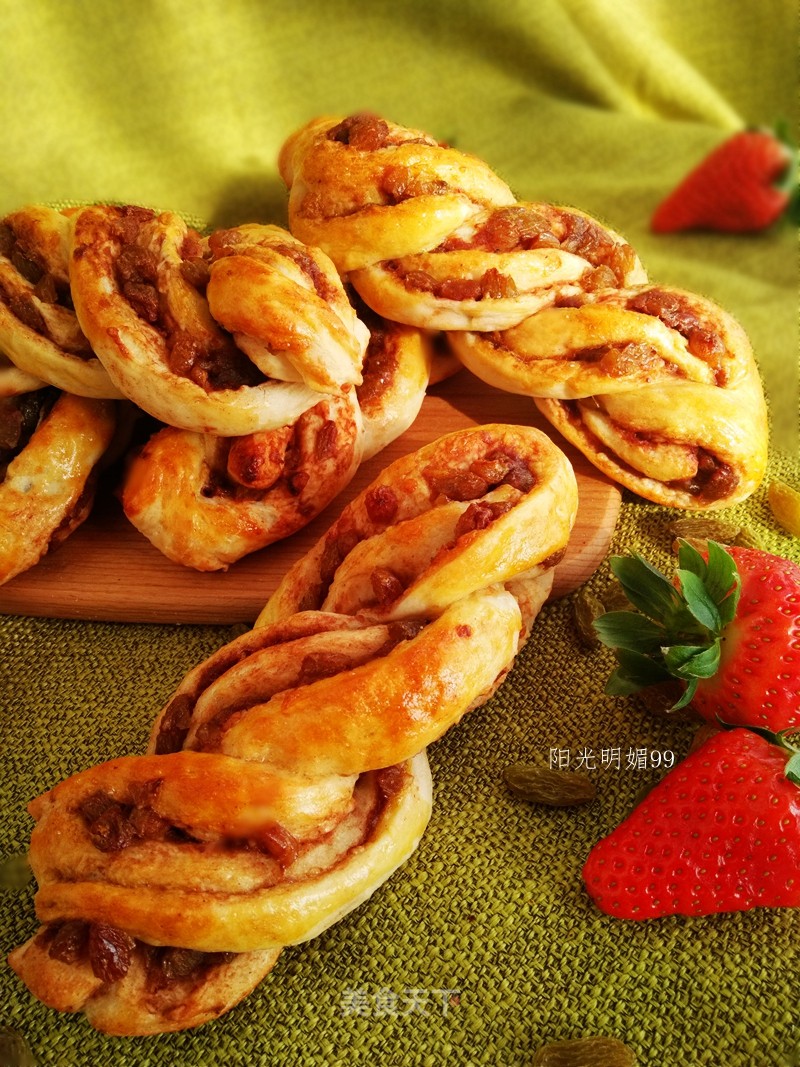 Bean Paste Twisted Bread【refrigerated Liquid Method】 recipe