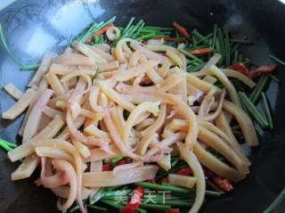 Fried Squid with Chives recipe