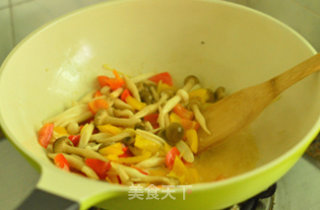 Stir-fried Double Mushrooms with Colored Peppers recipe