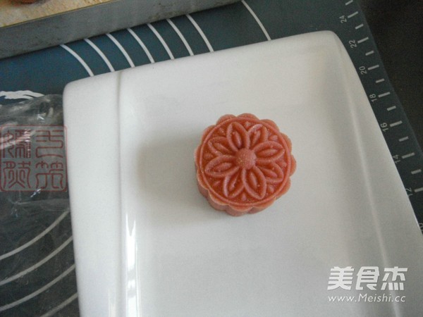 Lotus Seed Cranberry Snowy Mooncakes recipe