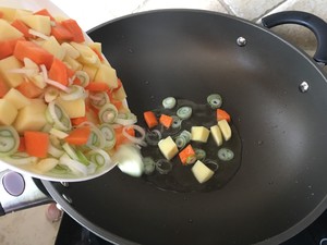 Curry Potato Beef Tendon recipe