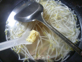 Bacon and Mung Bean Sprout Soup recipe