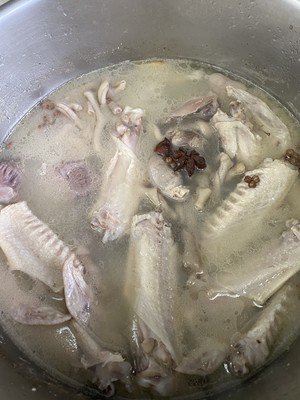 Marinated Duck Wings, Duck Gizzards, Duck Hearts, Duck Intestines, Duck Livers, and Also Prepare Duck Blood to Make Duck Blood Vermicelli Soup. I Feel that The Duck Has Been Eaten to The Extreme... recipe