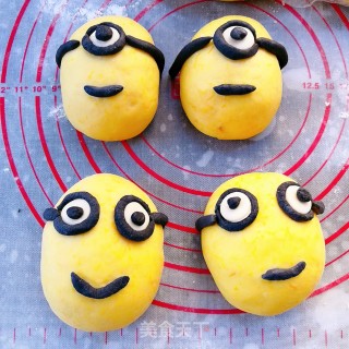 Little Yellow Man Bean Paste Bun recipe