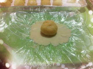 Custard Quicksand Mooncakes recipe