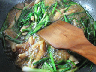 Braised Chicken Feet with Chives recipe