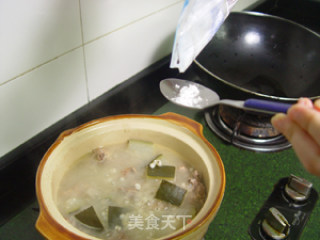 Heat and Dampness Soup——winter Melon and Barley in Duck recipe