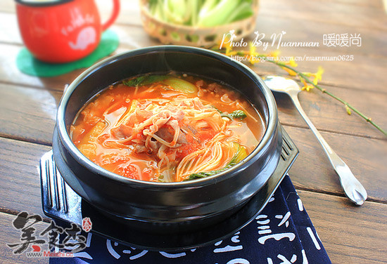 Beef Beef Pot with Tomato and Enoki Mushroom recipe