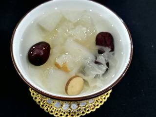Red Dates, Tremella and Snow Pear Soup recipe