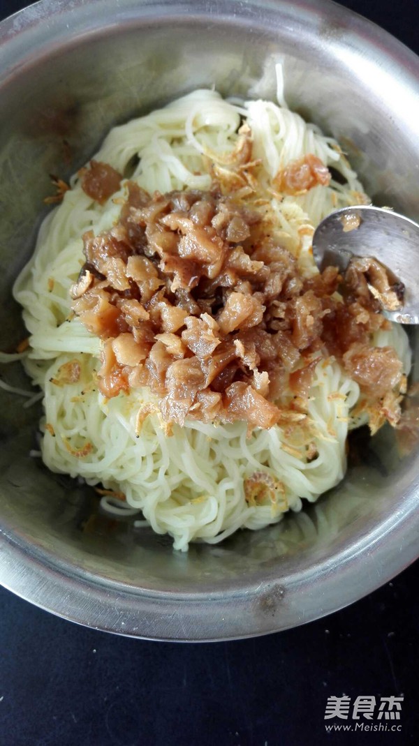 Noodles with Dried Shrimps and Dried Vegetables recipe