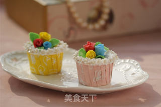 Fondant Flower Cupcakes recipe