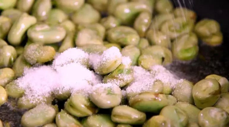 Broad Beans with Scallion Oil recipe