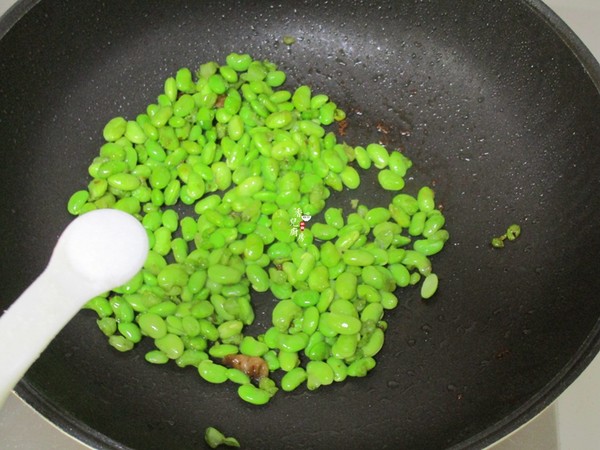 Stir-fried Edamame with Chicken recipe