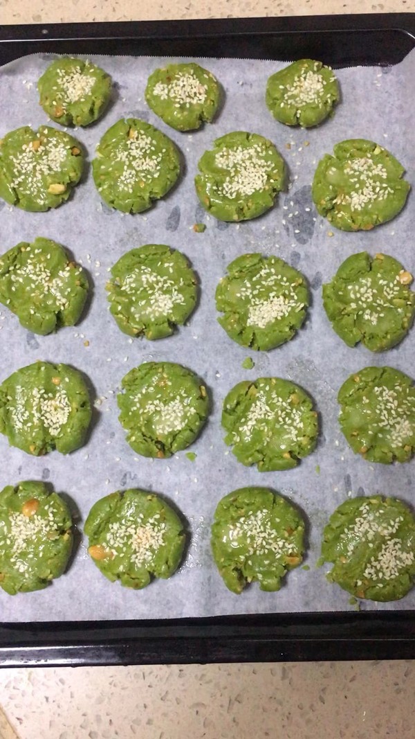 Pandan Leaf Peanut Shortbread Cookies recipe