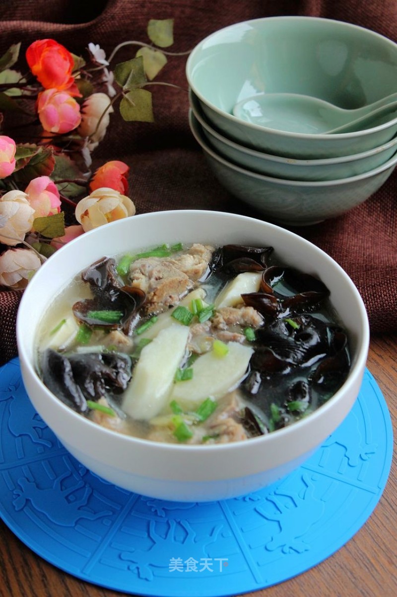 Yam and Fungus Bone Soup recipe