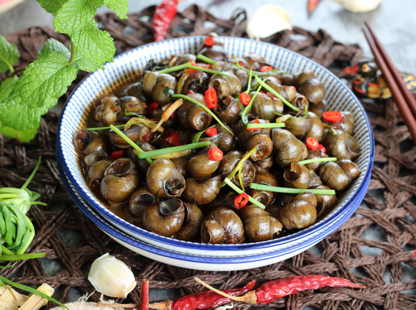 Fried Escargot with Basil recipe