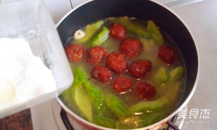 Bitter Melon Meatballs in Claypot recipe