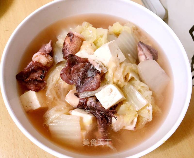 Stewed Pen Tube Fish with Cabbage and Tofu recipe