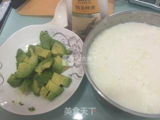 Avocado and Strawberry Smoothie recipe