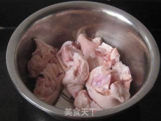 Spicy Red Fermented Bean Curd and Peanut Pork Feet recipe