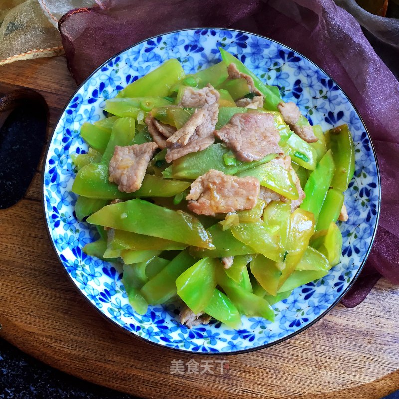 Sliced Pork with Green Bamboo Shoots recipe
