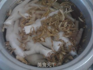 Date-flavored Chicken Feet recipe