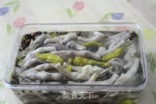 Gluttonous Snacks: Chicken Feet with Pickled Peppers recipe