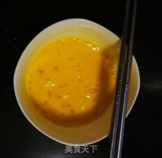 #蛋美食# Egg Skin Mixed with Celery recipe