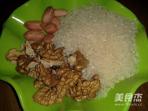 Walnut Peanut Porridge recipe