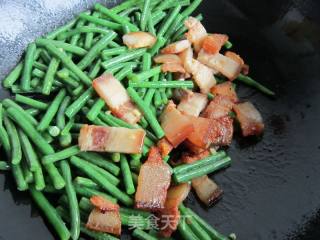 Stir-fried Bacon with Cowpea recipe