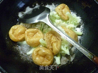 Stir-fried Cauliflower with Garlic Stalk Oil and Gluten recipe