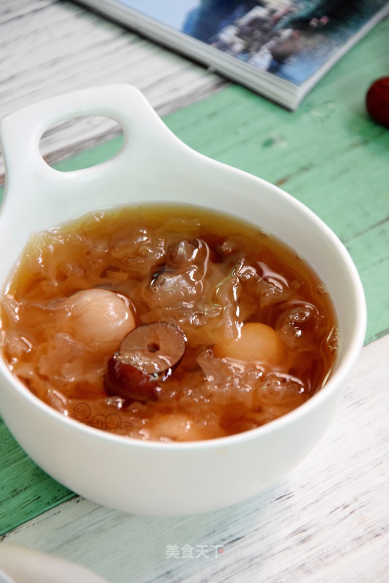 Sweet Soup with Red Dates, Longan and Tremella recipe