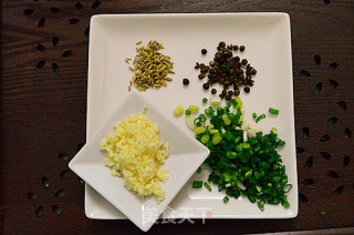 Scallions Mixed with Fungus recipe