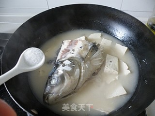 Invigorating The Brain and Helping Digestion-----fish Head Stewed Tofu recipe